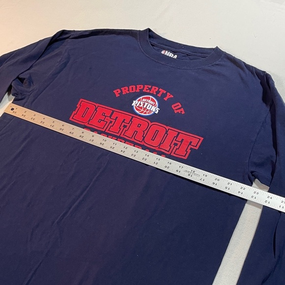 Vintage Y2K NBA Property of Detroit Pistons Basketball Navy long sleeve Tee - Picture 5 of 14